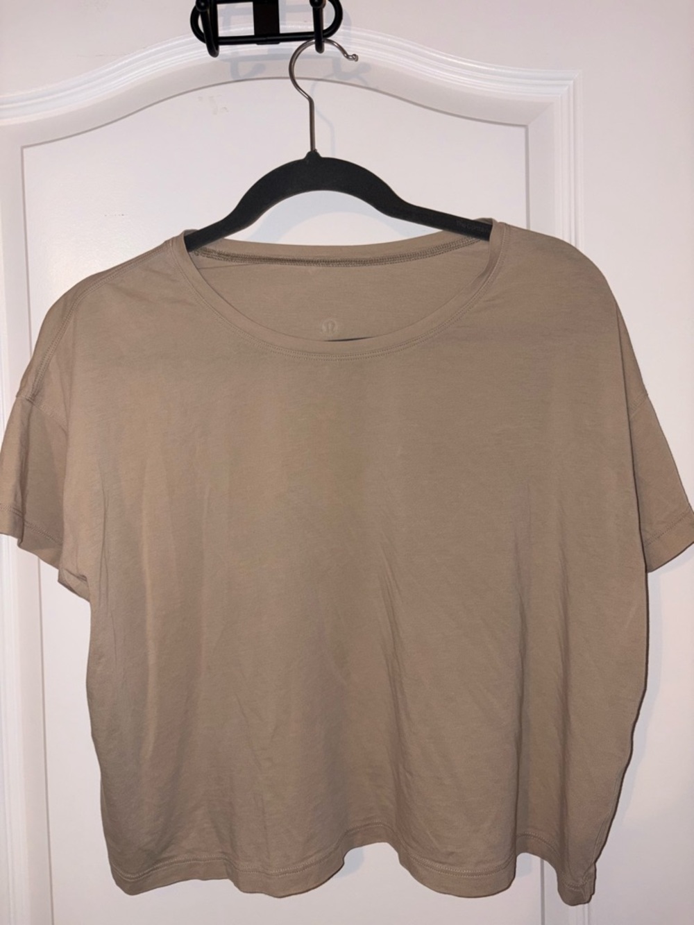 Lululemon Cates T-Shirt Crop Tan